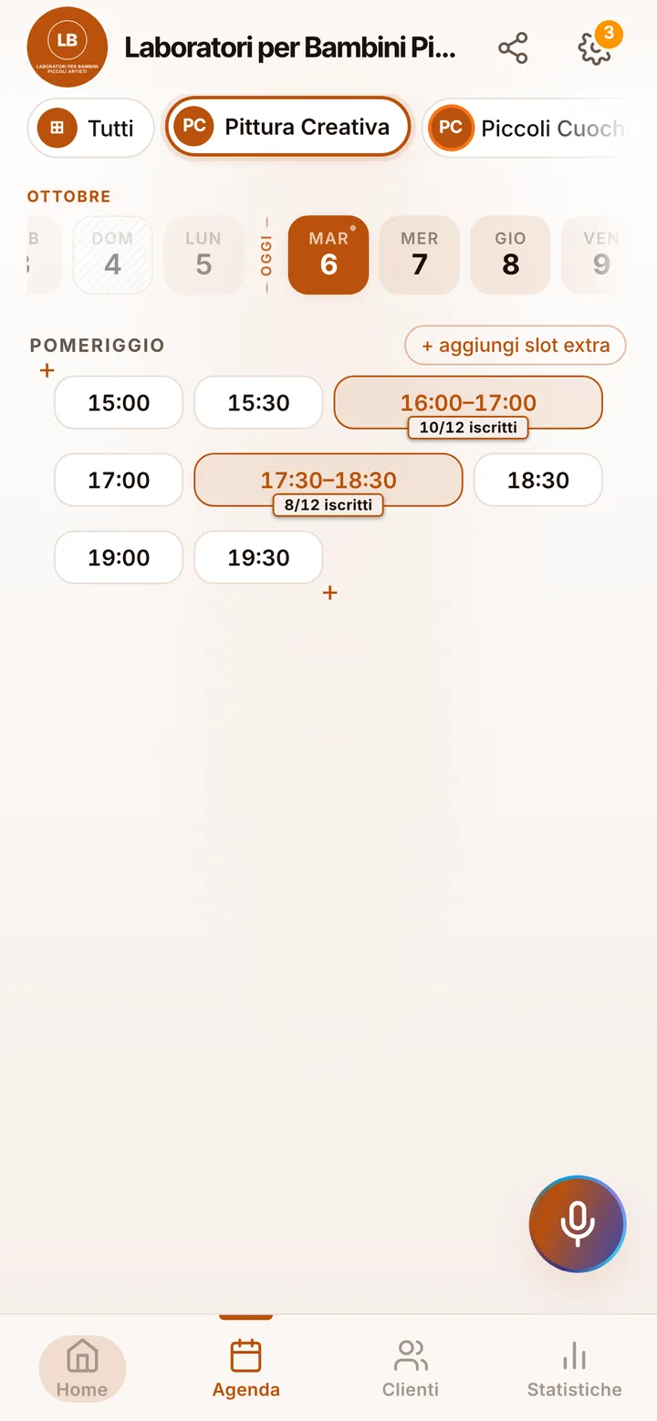 The day’s calendar at Laboratori per Bambini Piccoli Artisti, with booked and free slots